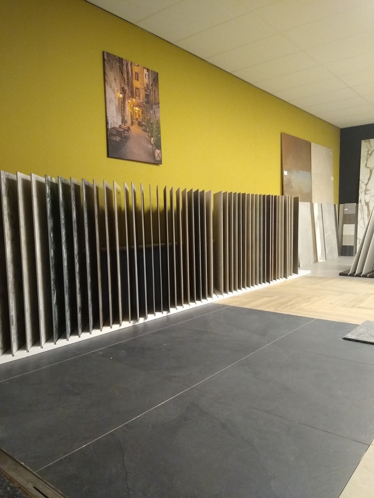 content.21.showroom achter links